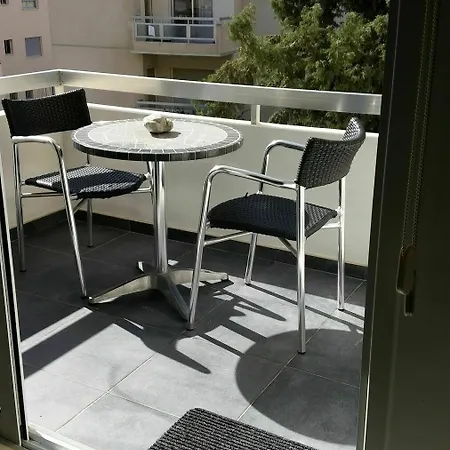 Valley Modern Лимасол